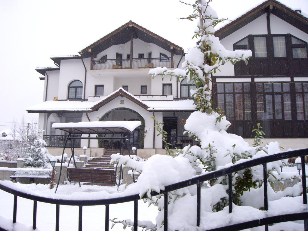 Casa Domneasca Hotel Curtea de Argeş Buitenkant foto